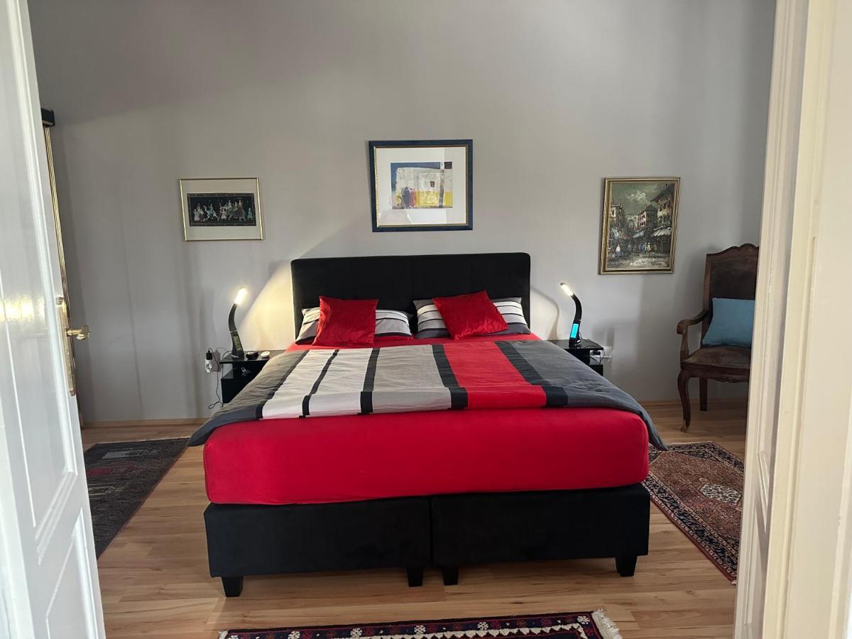 Appartement Budapest, Graf Teleki Laszlo