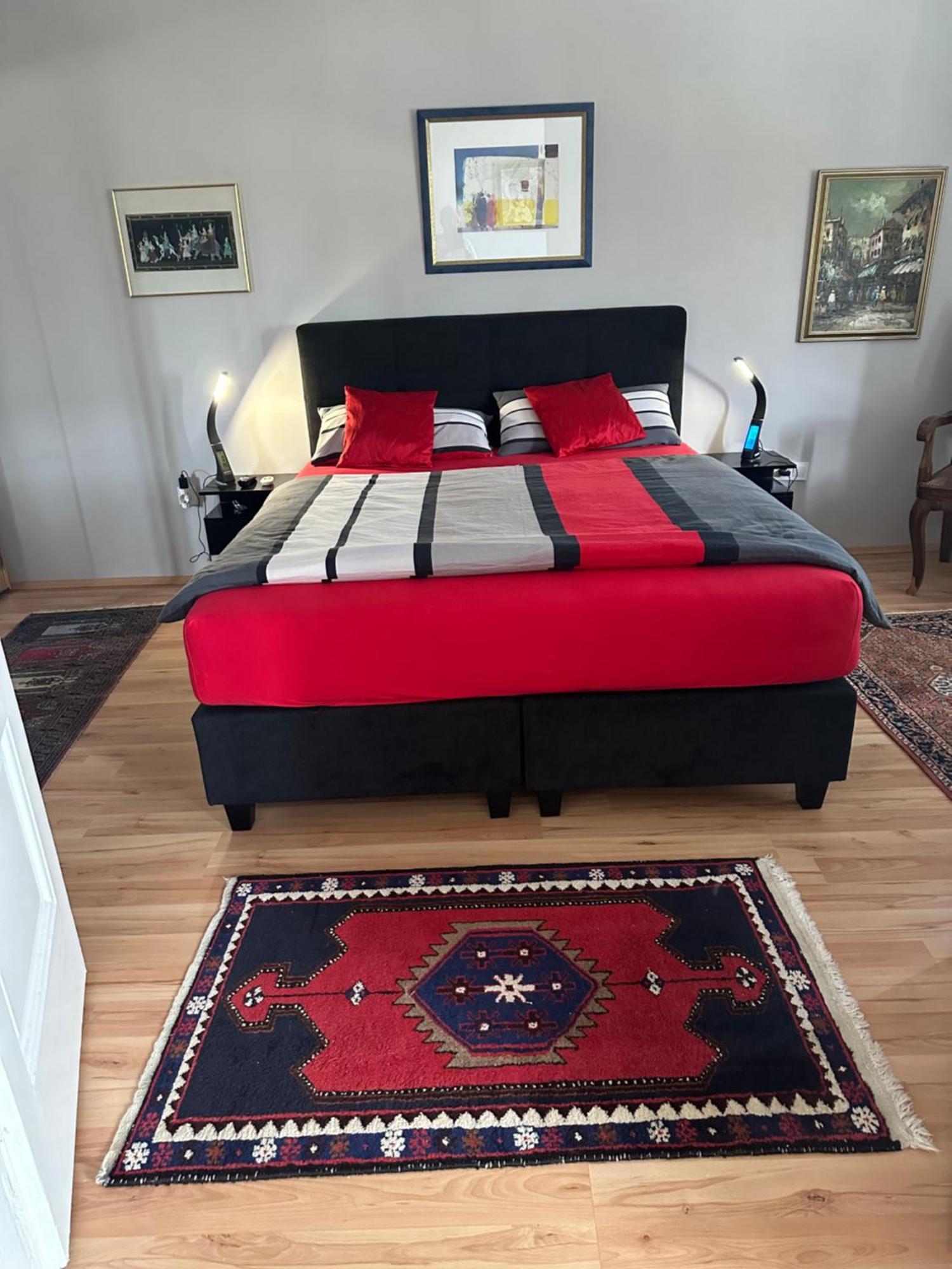 Appartement Budapest, Graf Teleki Laszlo *